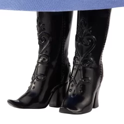 Disney Frozen Core Anna Frozen 1 – ställbar Anna-docka i sin ikoniska resestil med cape, kjol och skor. Perfekt för barn från 3 år att återskapa Frost-äventyr.